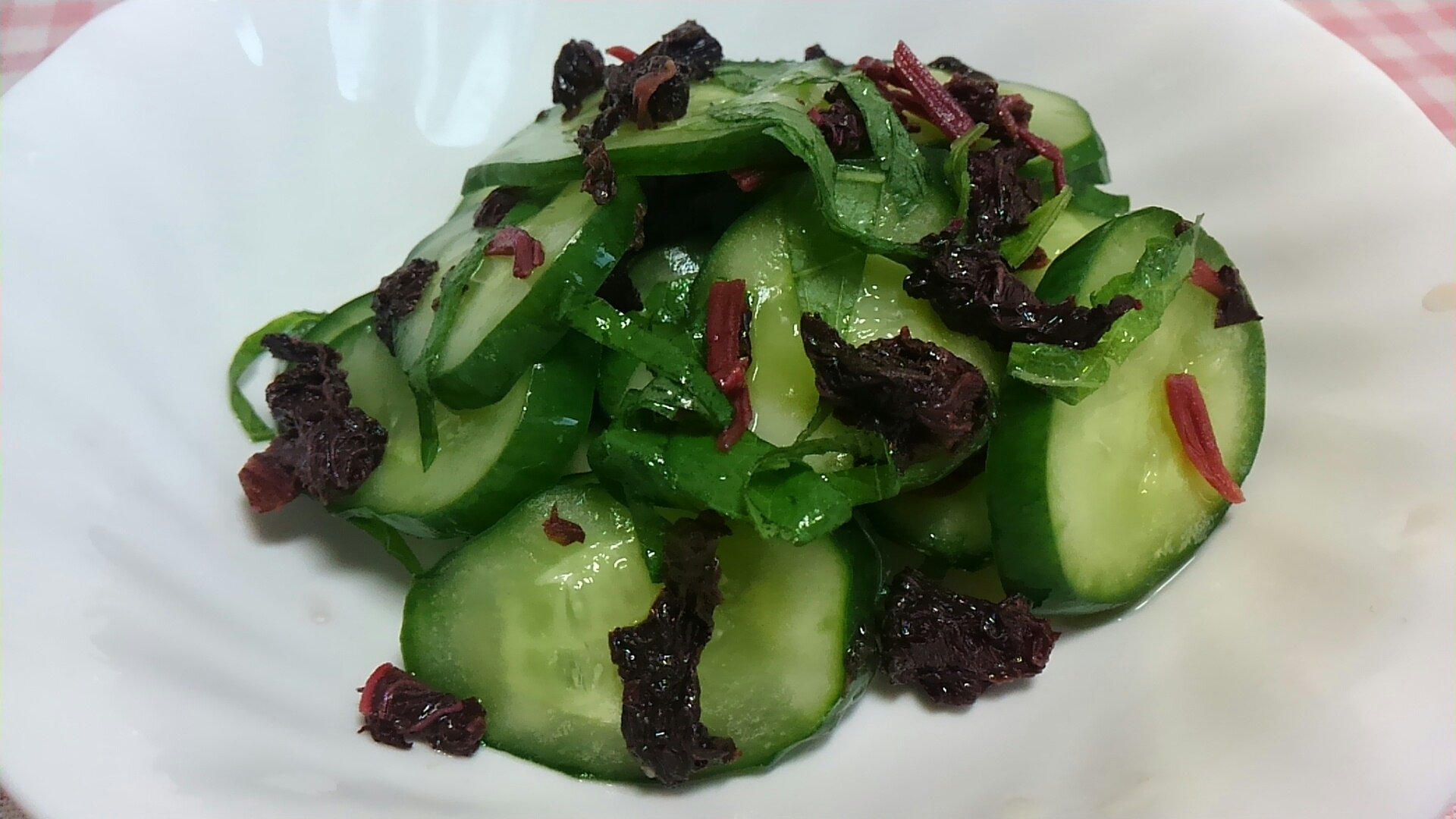 きゅうりとゆかりと大葉の漬け物 レシピ 作り方 By ミニー7015 楽天レシピ