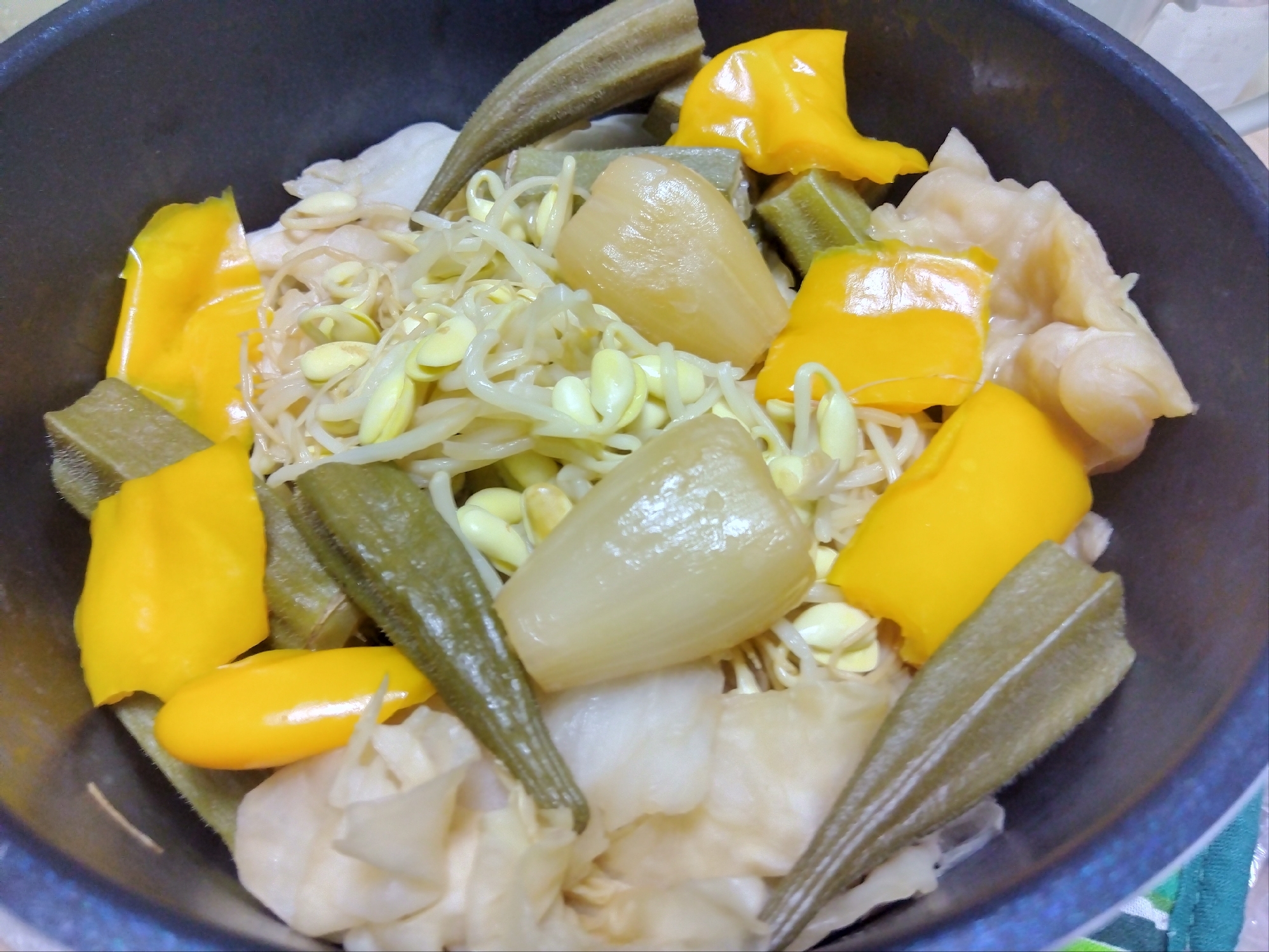 らっきょうキャベツ豆もやしパプリカおくら蒸し煮