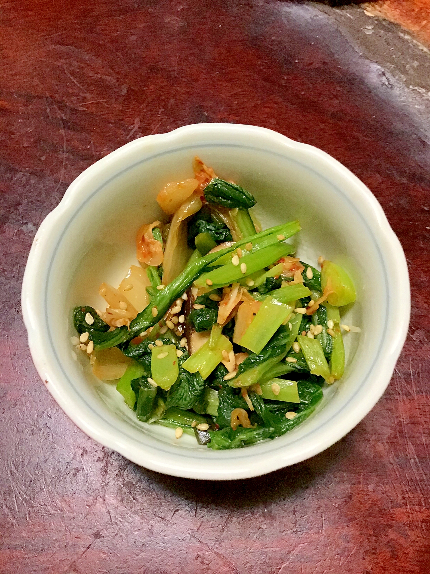 小松菜と白菜キムチの炒め物。
