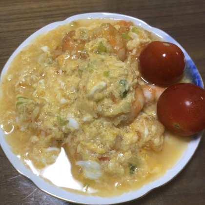 ふわふわの卵と鶏がらスープの風味が美味しいです。本格的になって感激です)^o^(