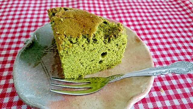 風味豊か！贅沢抹茶のしっとりケーキ！