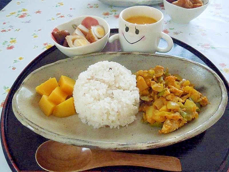 ピーじゃがたっぷり☆鶏キーマお醤油カレー