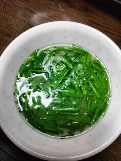 ニラ、ちくわのスープ