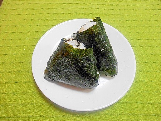 塩昆布のおにぎり レシピ・作り方 by Tiara.m - 楽天レシピ