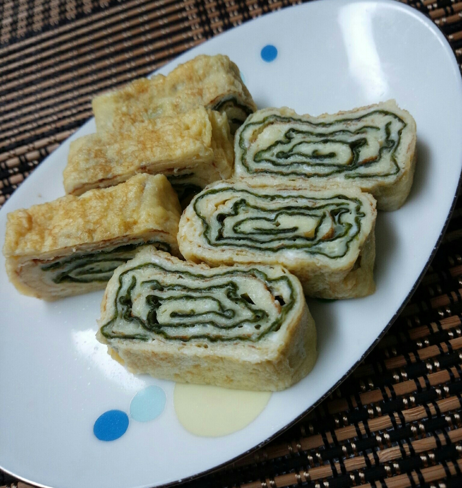 お弁当に♪ぐるぐる海苔巻き玉子焼き♬