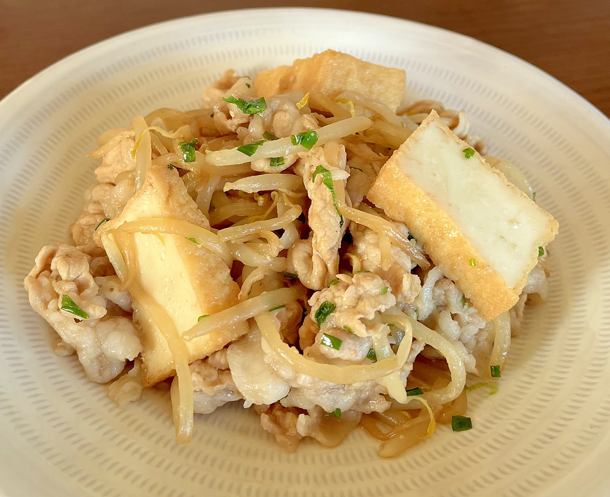 豚肉ともやしと厚揚げの炒め物