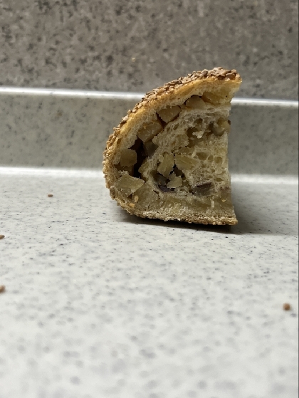 黒ゴマ入りさつまいもケーキ