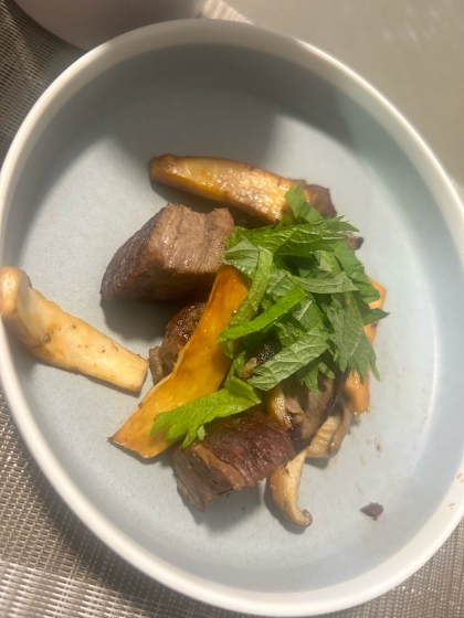 【夫婦のおつまみ】サイコロステーキとエリンギ炒め