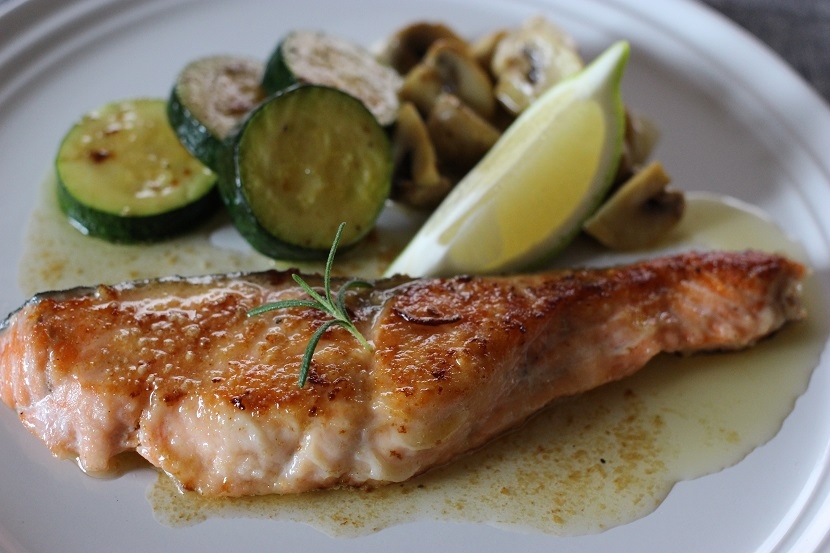 生鮭のムニエル バターしょうゆ風味 レシピ 作り方 By キッチン7 楽天レシピ