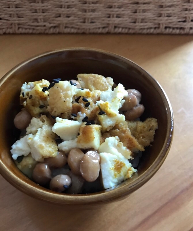 厚揚げのカレー炒め入り納豆ごはん