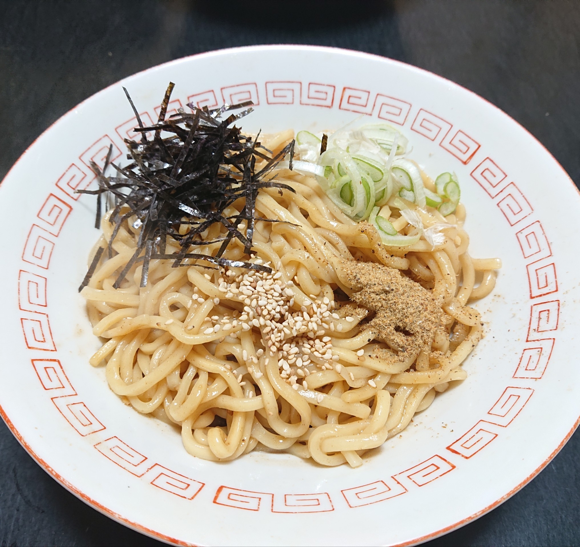 ごまごま豚骨魚介油そば