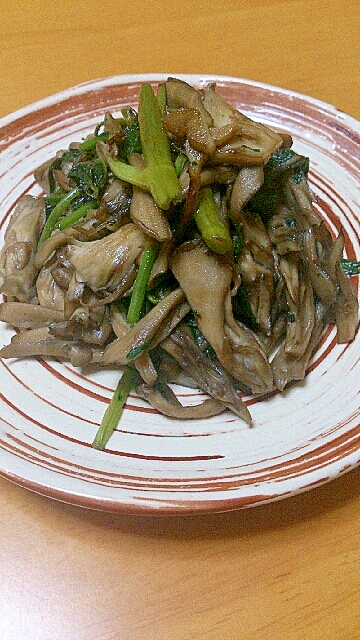 あさがお菜と舞茸のガーリック炒め レシピ 作り方 By Ohmaisa 楽天レシピ