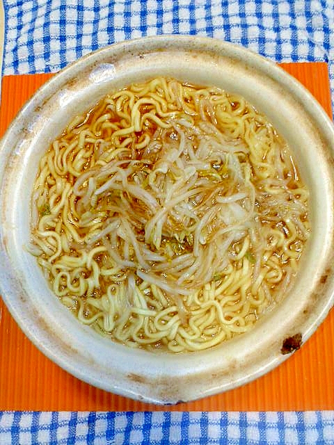 とろ～り。もやしラーメン♪