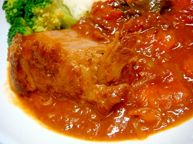 牛肉のカレー風トマト煮込み