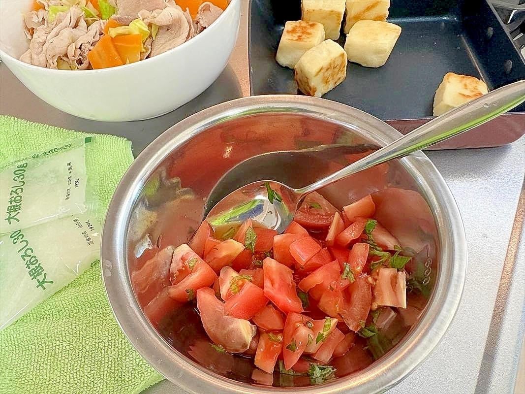 ささっとスグデキ彩り爽やかトマトの刻み大葉和え