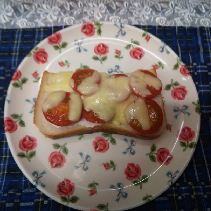 食べきり♪ミニトマト豆乳ヨーグルト味噌トースト♫