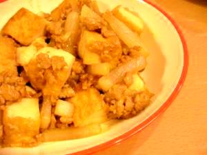 鶏そぼろで、大根と揚げ豆腐炒め★