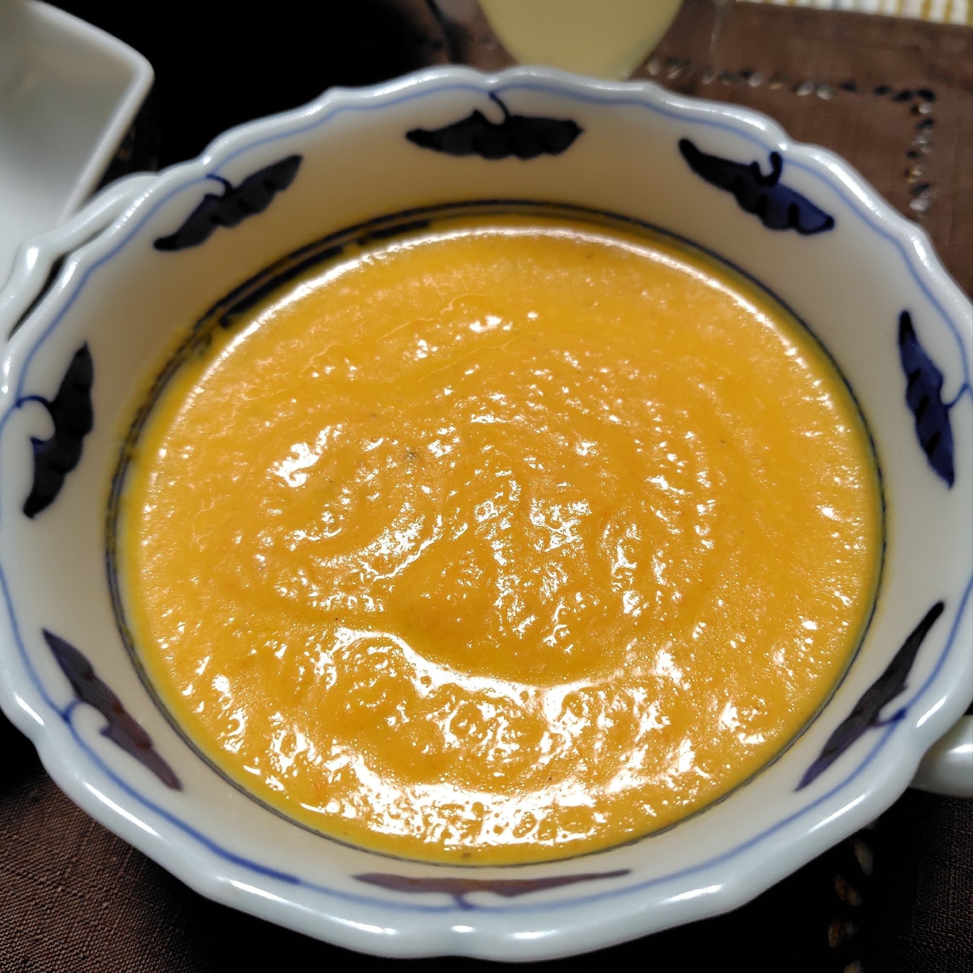 ビタミンカラーが映える人参ポタージュ