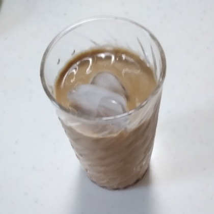 アーモンドミルクの冷たいカフェオレ
