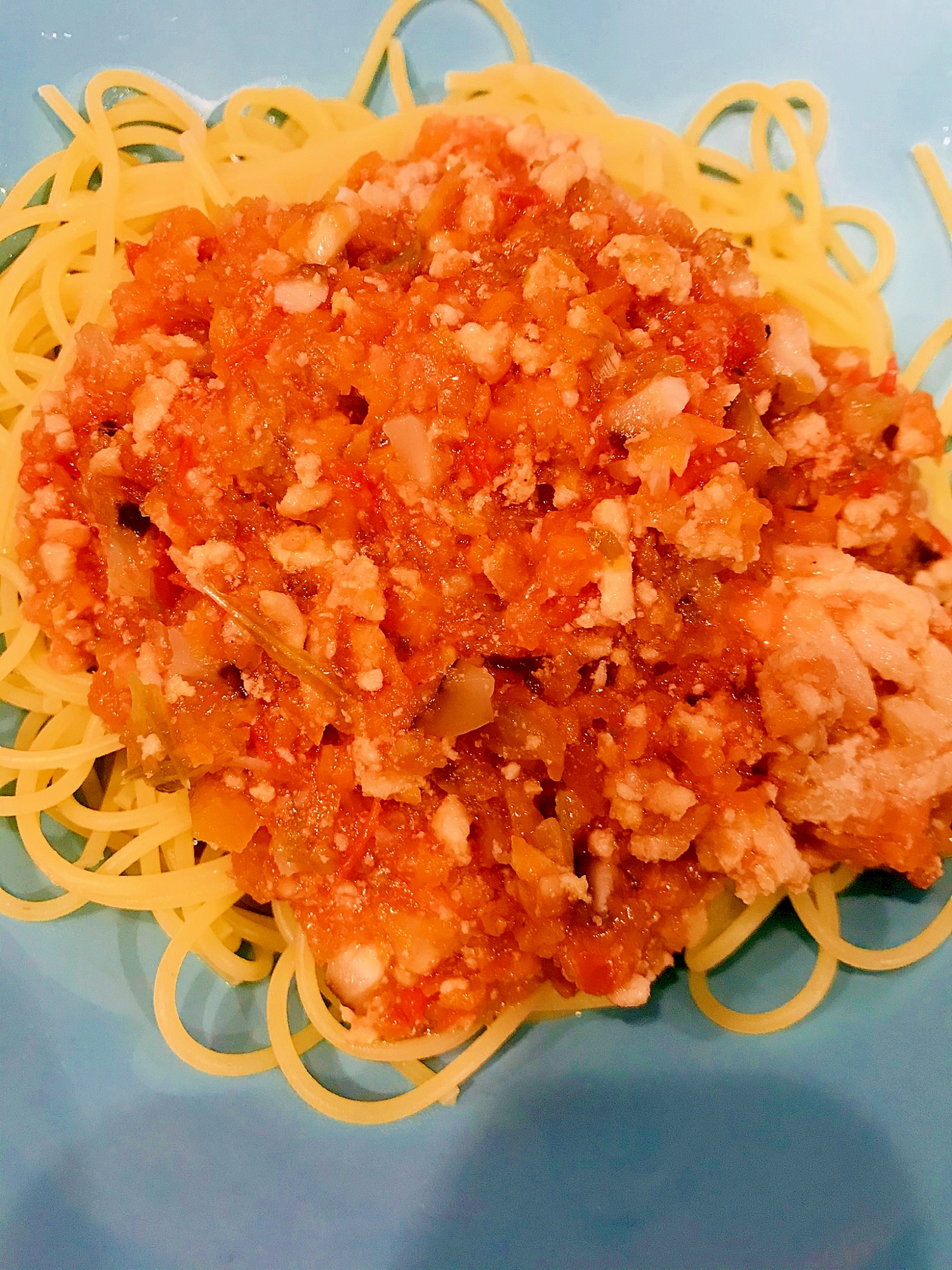 鶏ひき肉とフレッシュトマトのミートソース