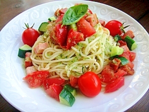 夏におすすめ♪キュウリとトマトの冷製パスタ