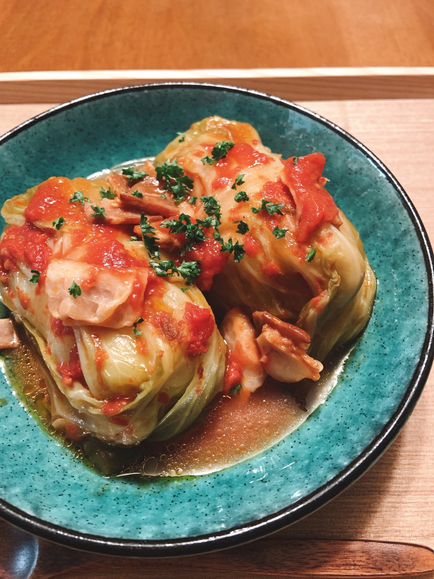 大量消費！丸ごと1個使ってロールキャベツとトマト煮