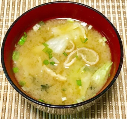 白菜かにかまえのきの味噌汁