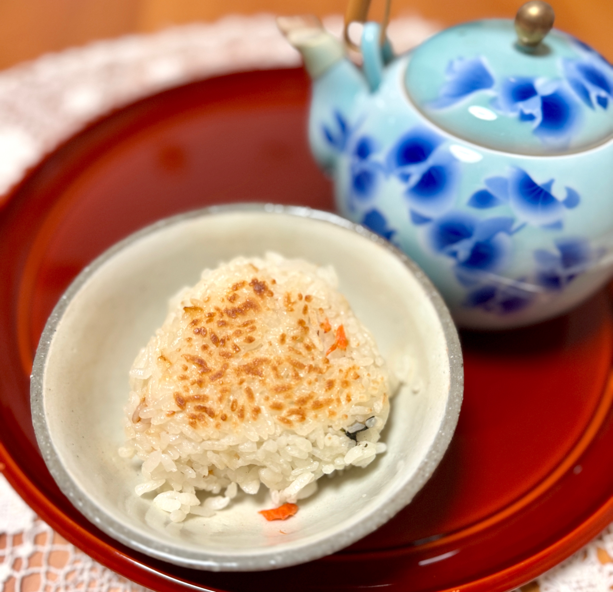 冷凍で作り置きも！お茶漬け用の具入り☆焼きおにぎり