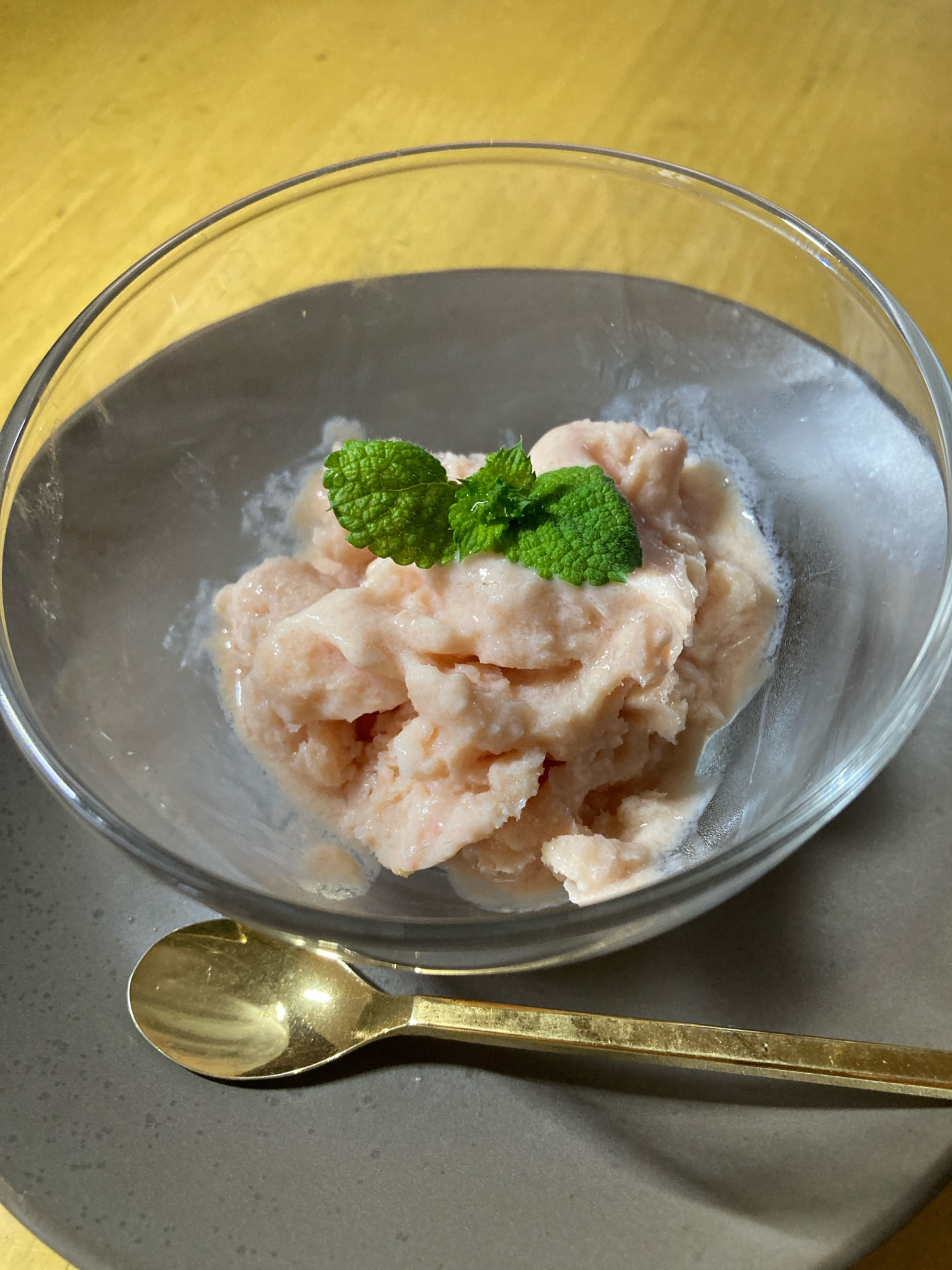 熟トマト缶でヨーグルトシャーベット