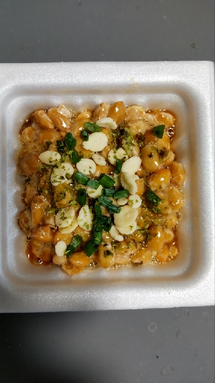 揚げ玉とネギの納豆