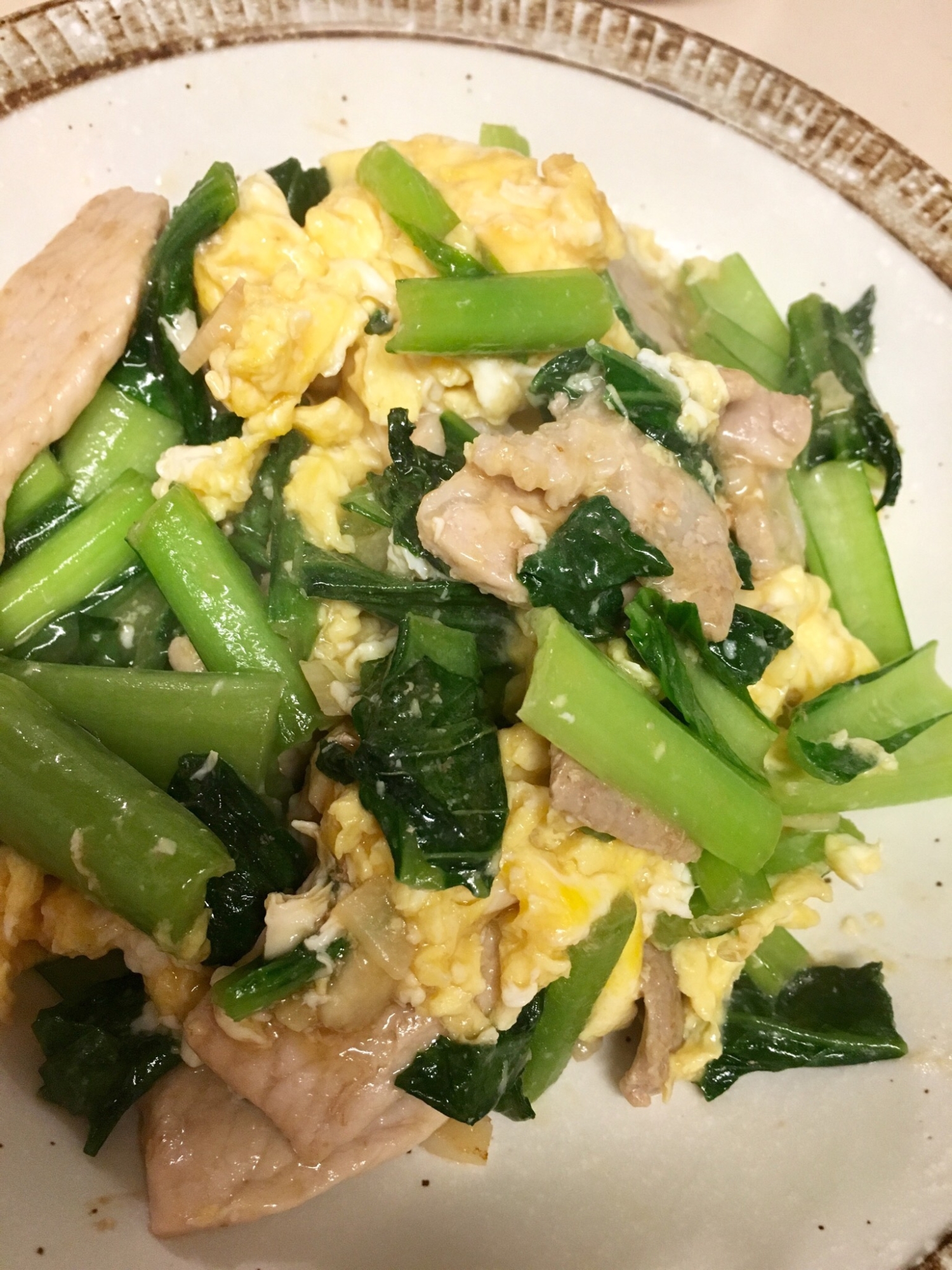 ピリ辛豚肉と小松菜の卵炒め