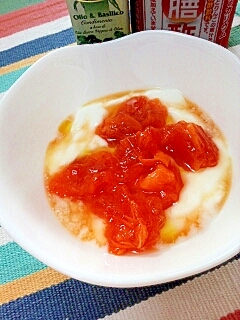 オリーブオイルプラス☆デーツ酢と柿ヨーグルト♪