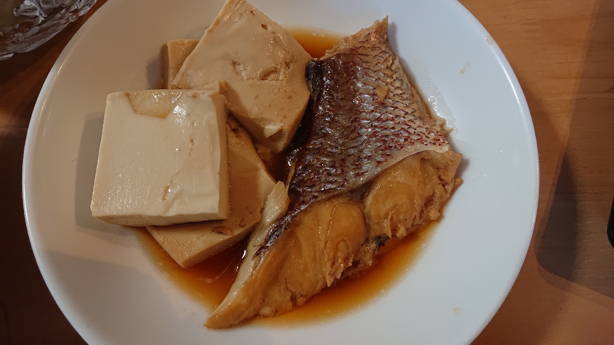 鮭と豆腐で煮魚
