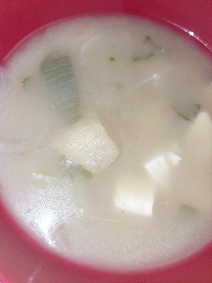一人分で！豆腐とわかめとねぎの味噌汁