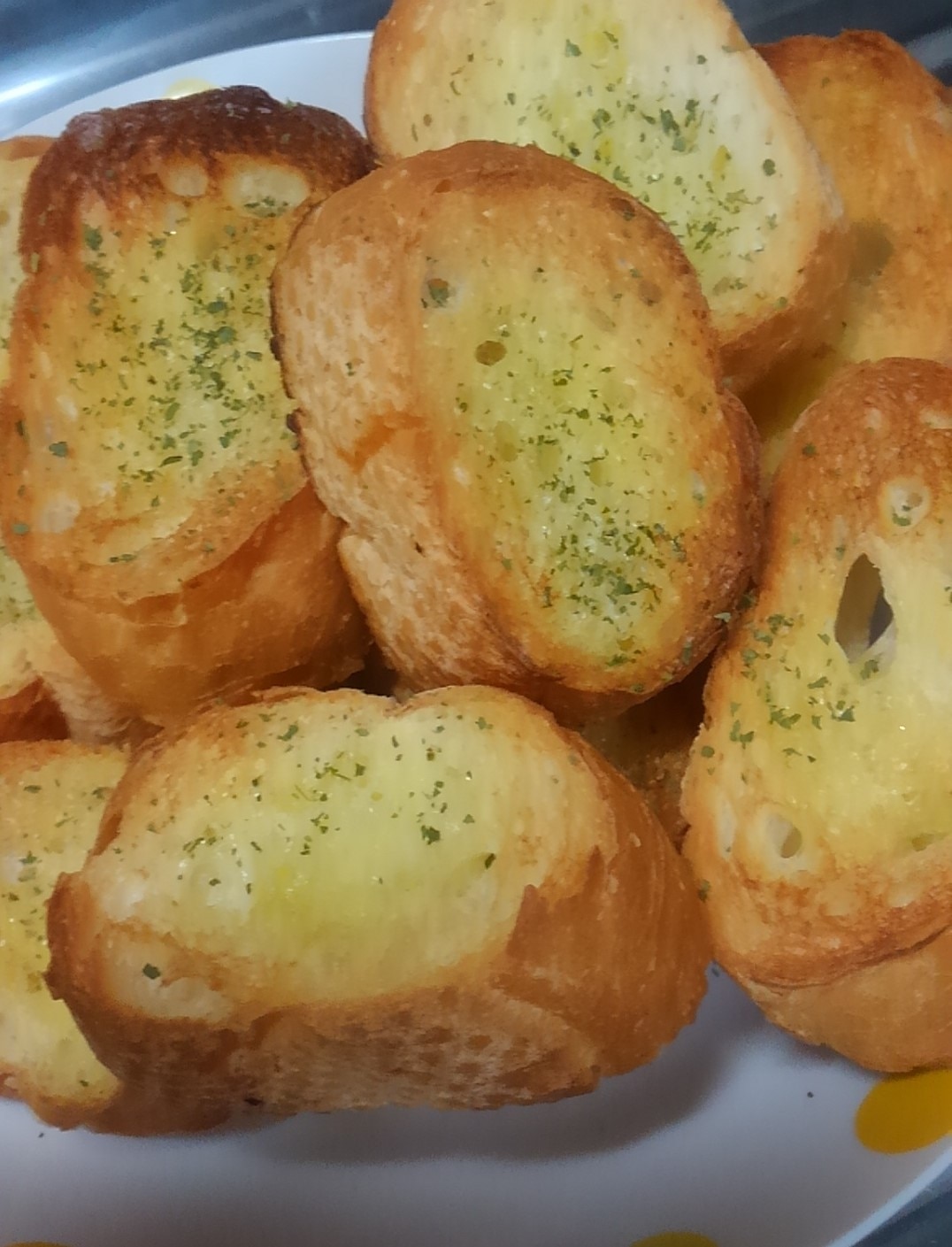 ガーリックトーストバッケト♪ レシピ・作り方 by pan＆rlce｜楽天レシピ