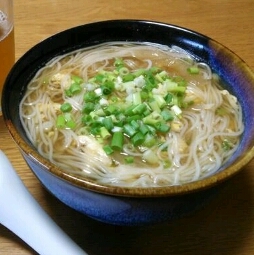 簡単、シンプルなにゅうめん