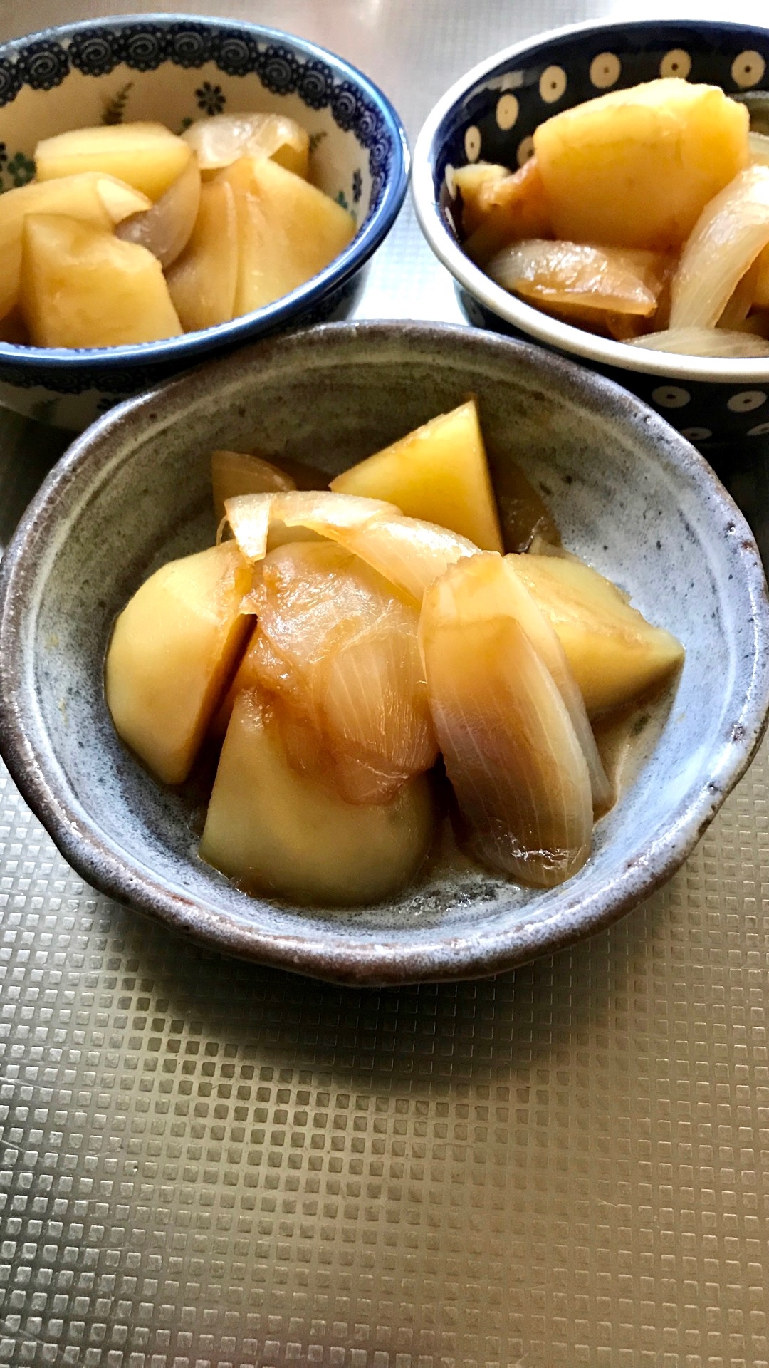 じゃがいもと玉ねぎの煮物