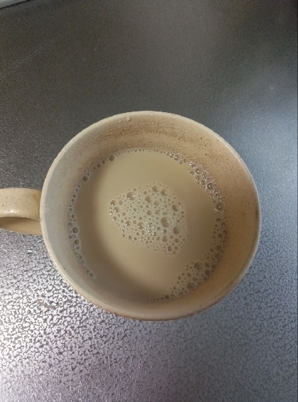 温かい飲み物が飲みたかったので、作りました！ほうじ茶の香ばしさとミルクがとても合いますね〜砂糖無しでも十分美味しい！また作ります(⁠✯⁠ᴗ⁠✯⁠)ごちそうさま♪