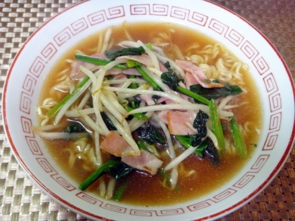 炒めほうれん草のラーメン