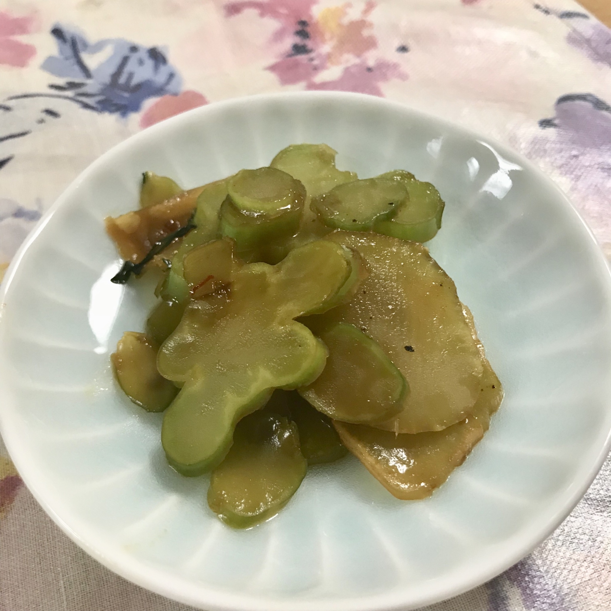 ご飯のおともに☆ブロッコリーの茎のピリ辛炒め