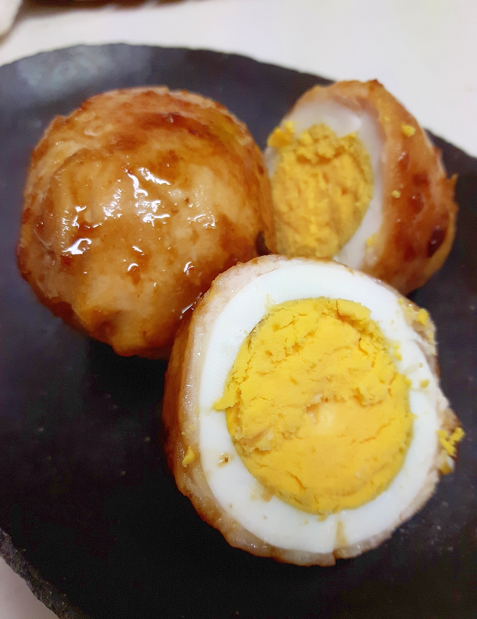 子供が大好き！肉巻きゆで卵の焼き肉のタレがらめ♪