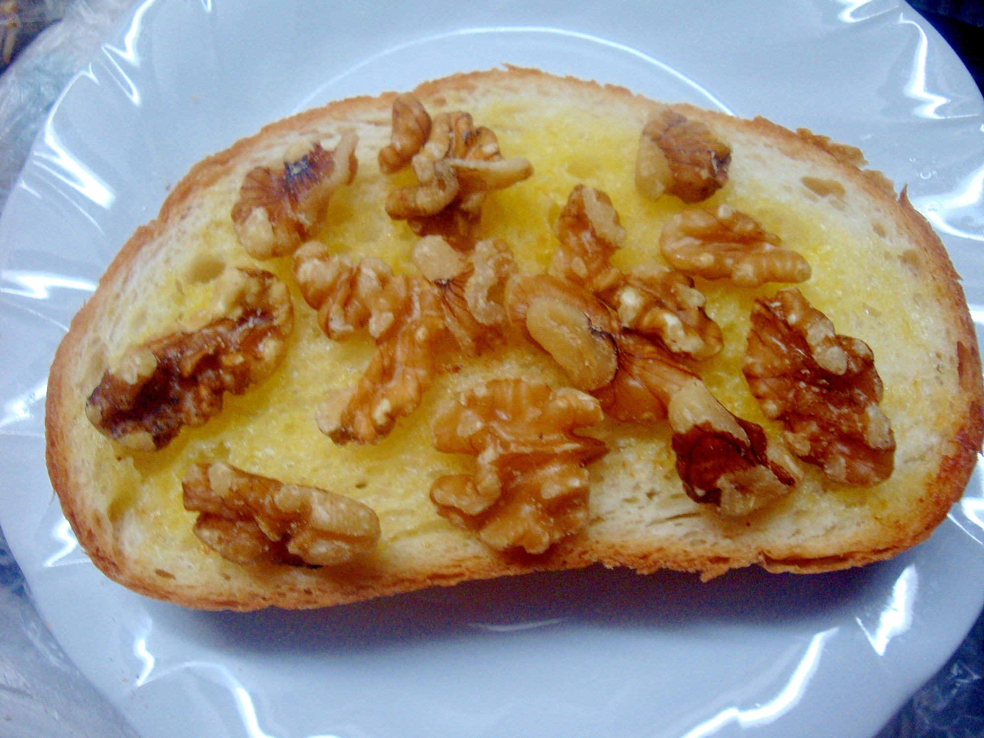 くるみとハチミツマヨバターのフランスパントースト