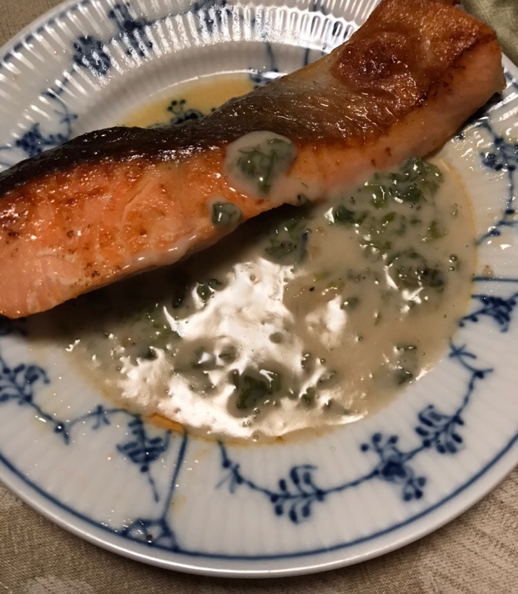 焼きばら海苔チーズソースで焼きサーモン