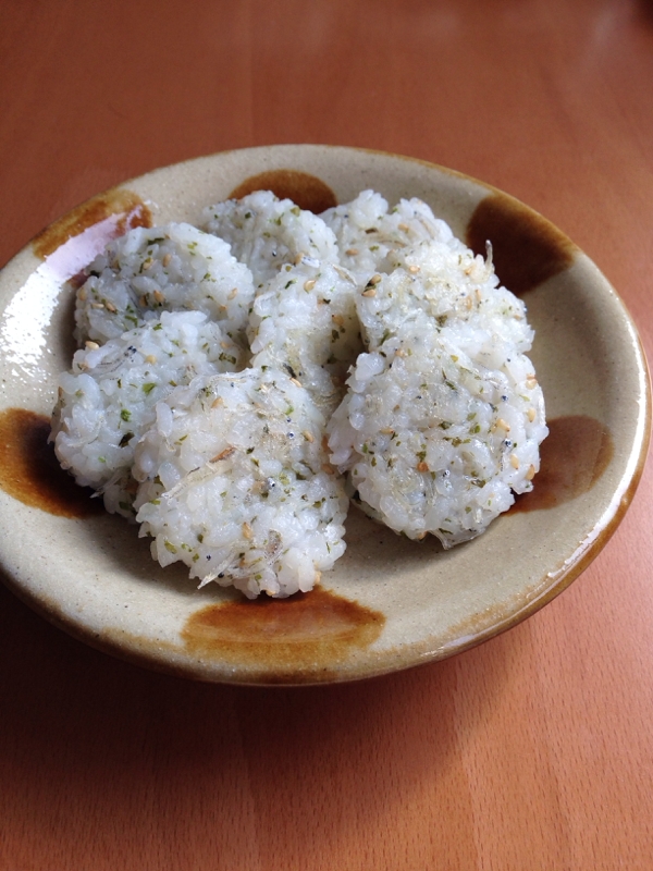 しらすのごはんおやき レシピ 作り方 By ちーたまちー 楽天レシピ しらすのごはんおやき レシピ 作り方 By ちーたまちー 楽天レシピ