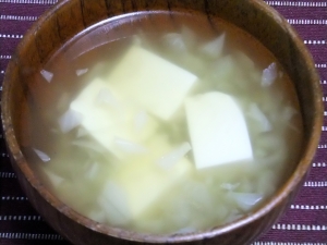 豆腐と新玉ねぎの簡単中華スープ