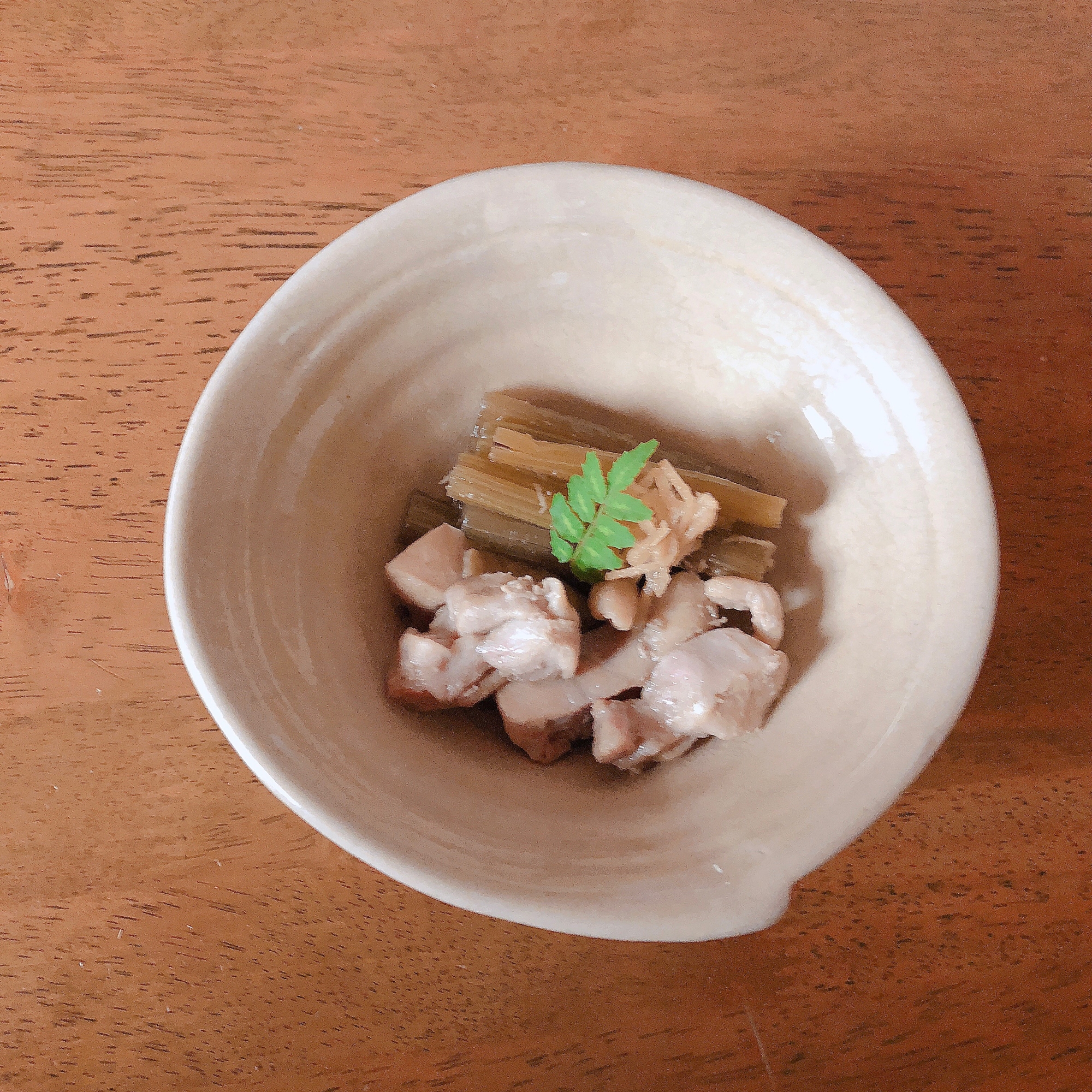 鶏肉とフキの煮物