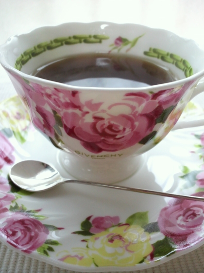 甘～いお紅茶で素敵なティータイムを過ごせました^m^　ご馳走さまです♪
黒糖のコクはオヤジギャグじゃありませんよ？