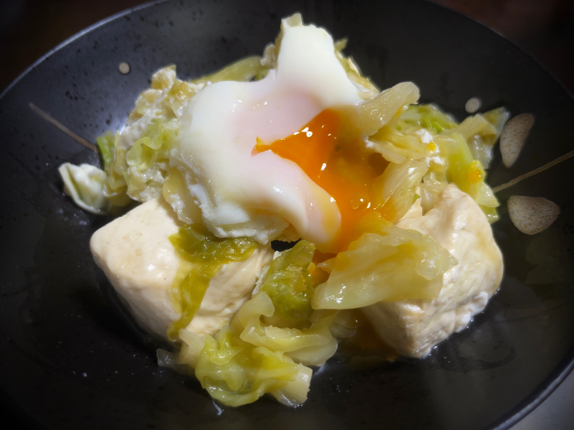 【無水】にんにく香るキャベツと豆腐の鶏だし煮