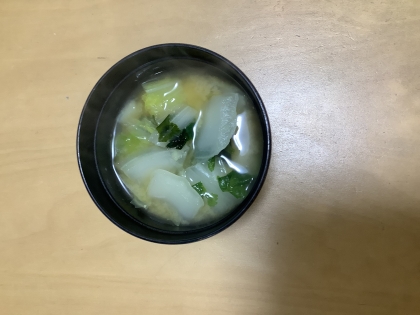 あったまる〜☆白菜と大根とワカメの味噌汁