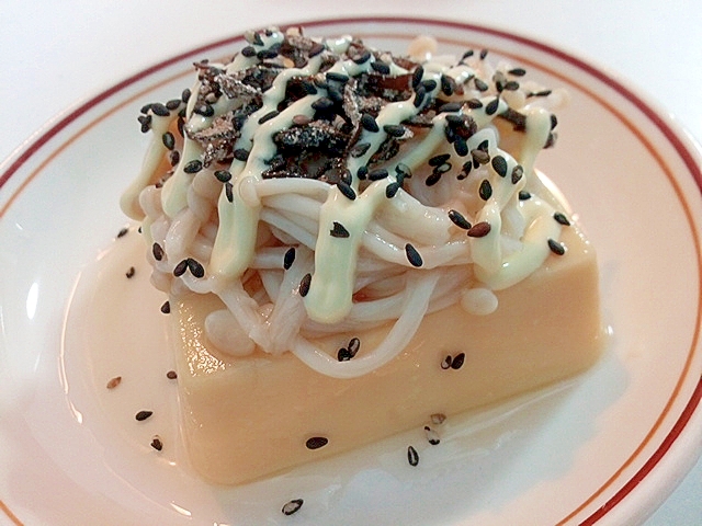 えのき茸と塩昆布と黒ごまの卵豆腐